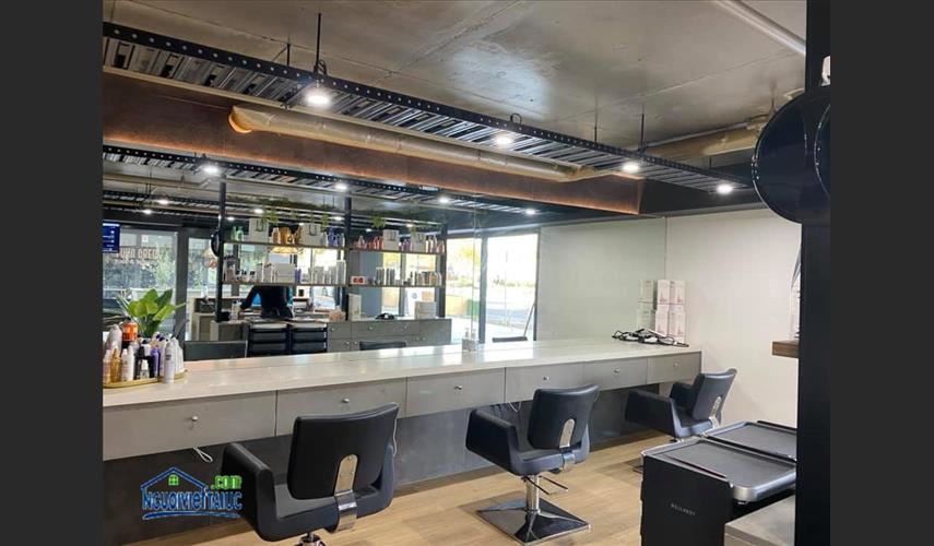 Shop tóc mới rộng rãi, đẹp cần sang vùng Caroline Springs