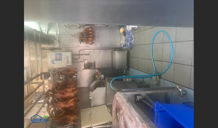 Shop thịt heo, vịt quay và thịt sống cần sang nhượng vùng Runcorn