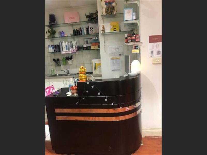 Cần sang shop tóc beauty salon trung tâm Footscray khách ổn định