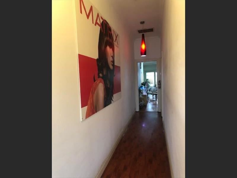 Cần sang shop tóc beauty salon trung tâm Footscray khách ổn định