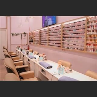 Sang tiệm nails trong mall ngay trung tâm Hobart, Tasmania